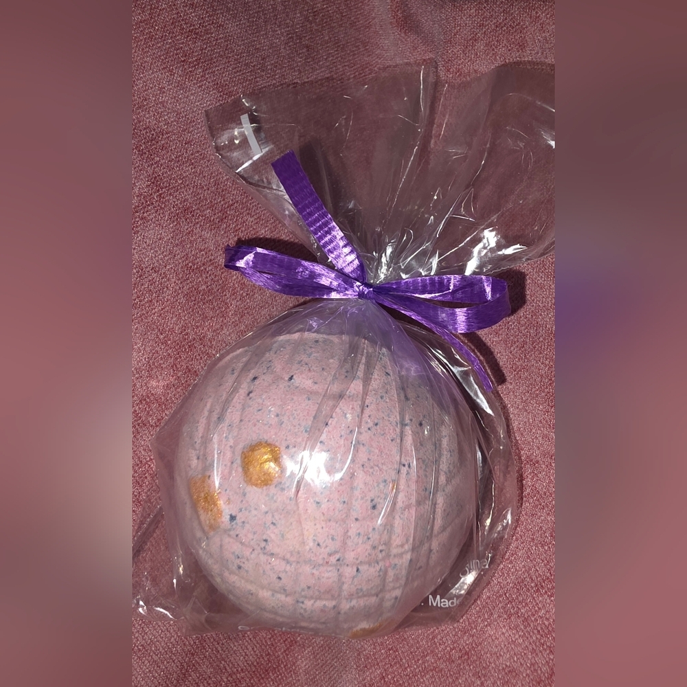 The Nautilus - Sea Breeze Scented Bath Bomb